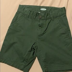 Old navy boy shorts size 6 (olive green)